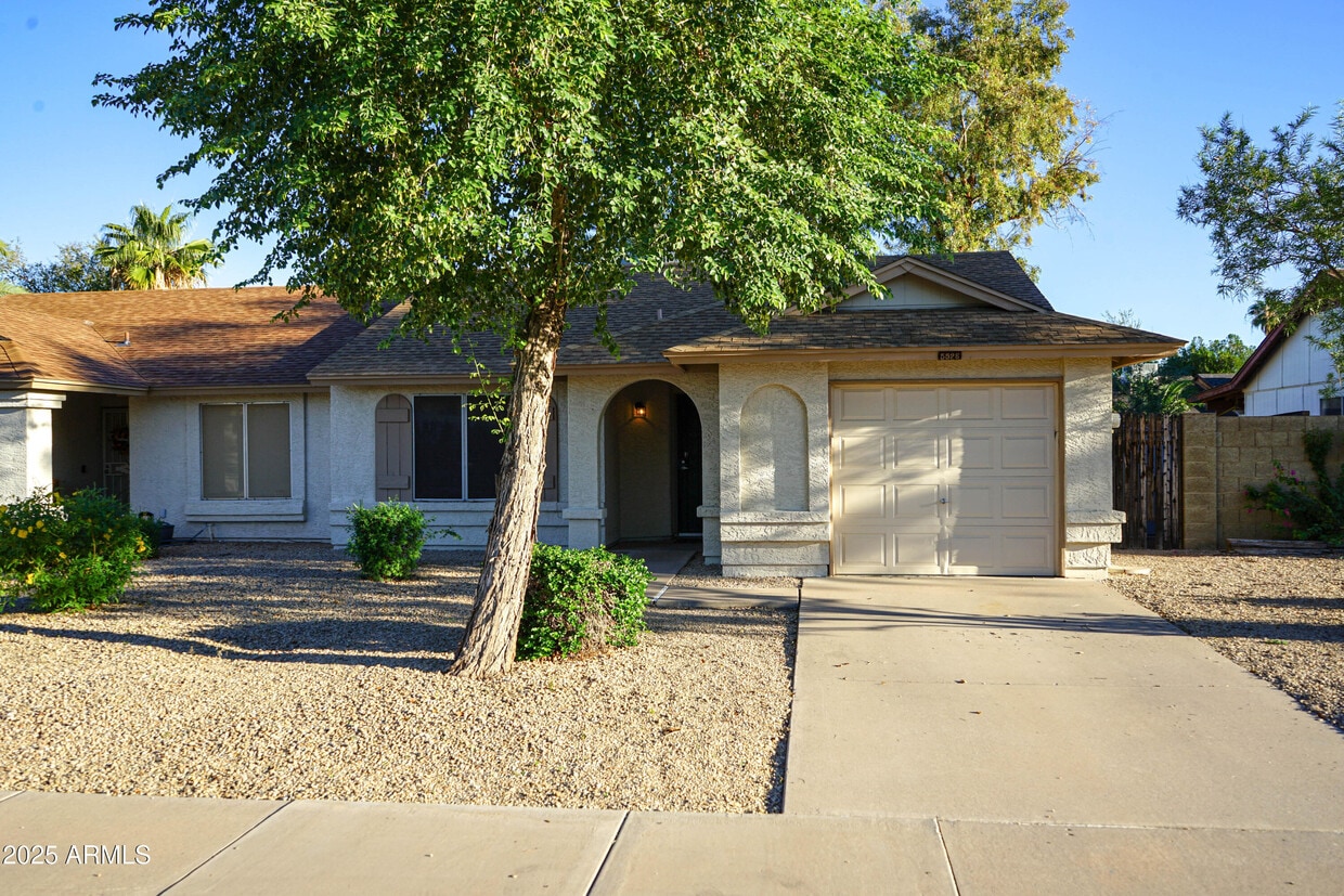 Foto principal - 5528 W Venus Way