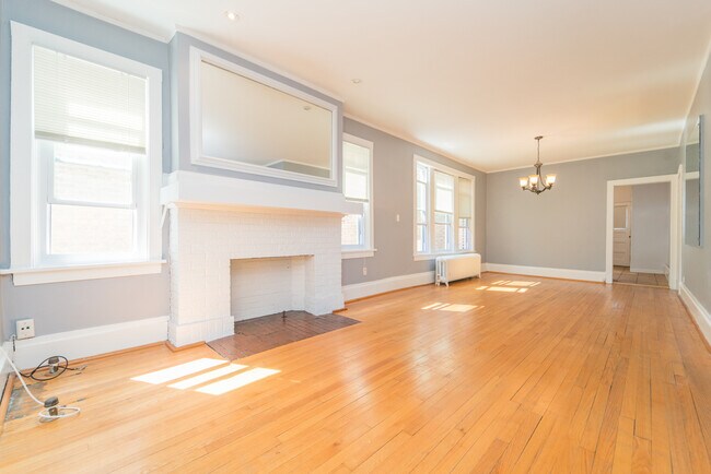 Foto del edificio - 5716 N Washtenaw Ave