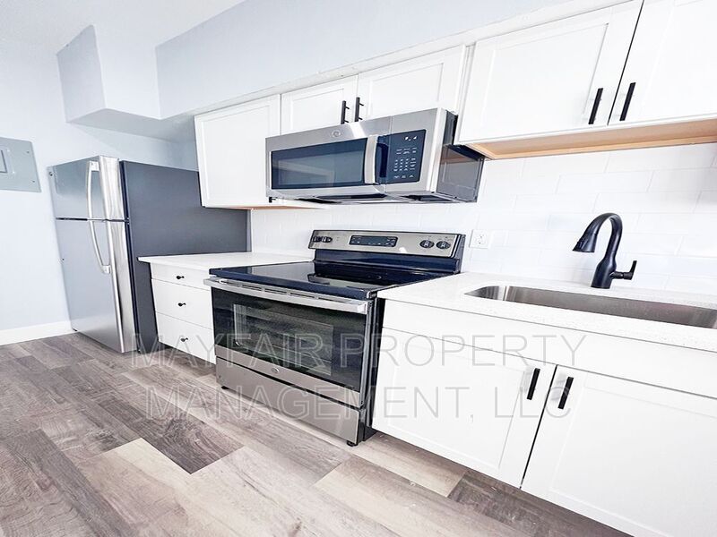 Foto principal - 6877 Abbott Ave