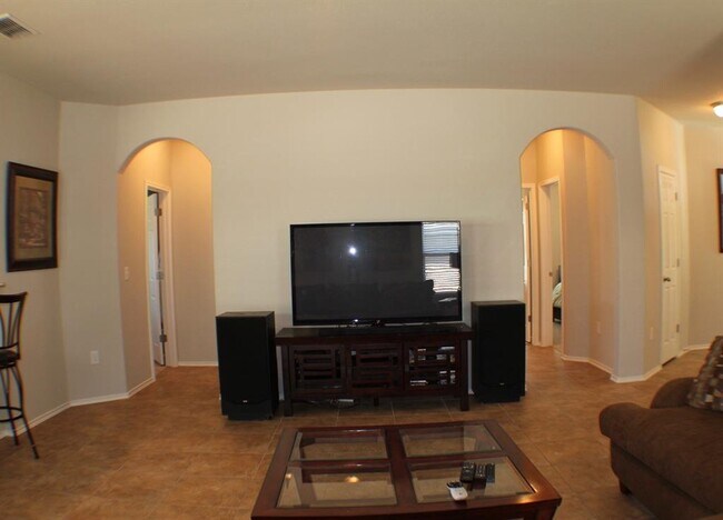 Foto del edificio - 477 Eagle Brook Ln