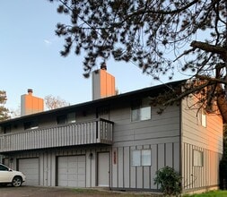 Building Photo - 8225 NE St Johns Rd