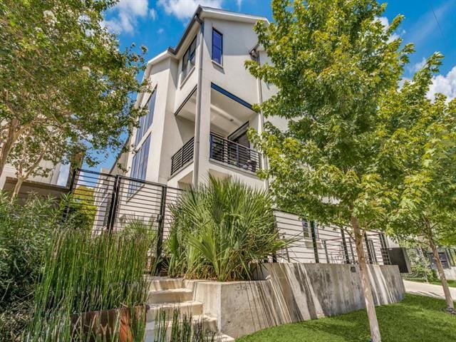 Foto principal - 4111 Travis St