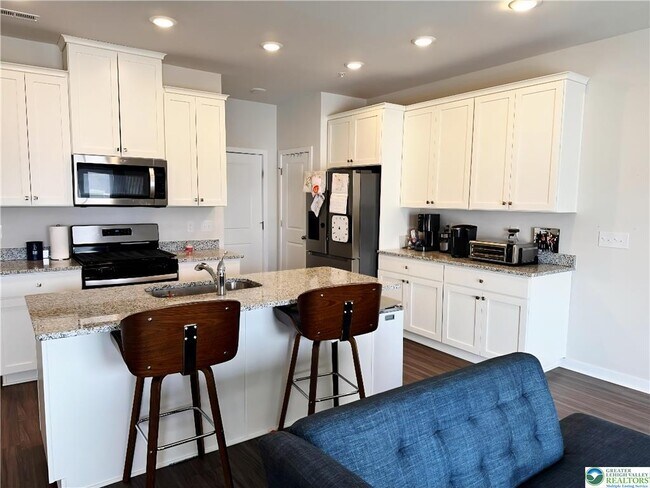 Foto del edificio - 7635 Clayton Ave