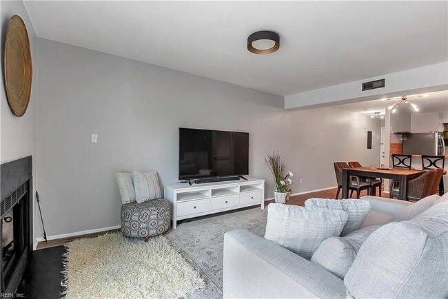 Photo - Hampton Blvd Apartment