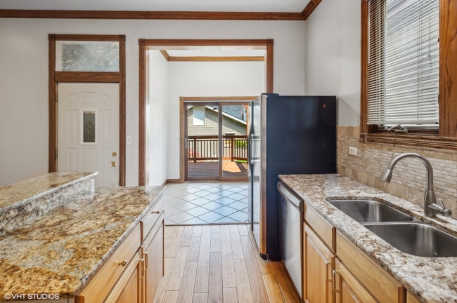 Building Photo - 3035 N Leavitt St