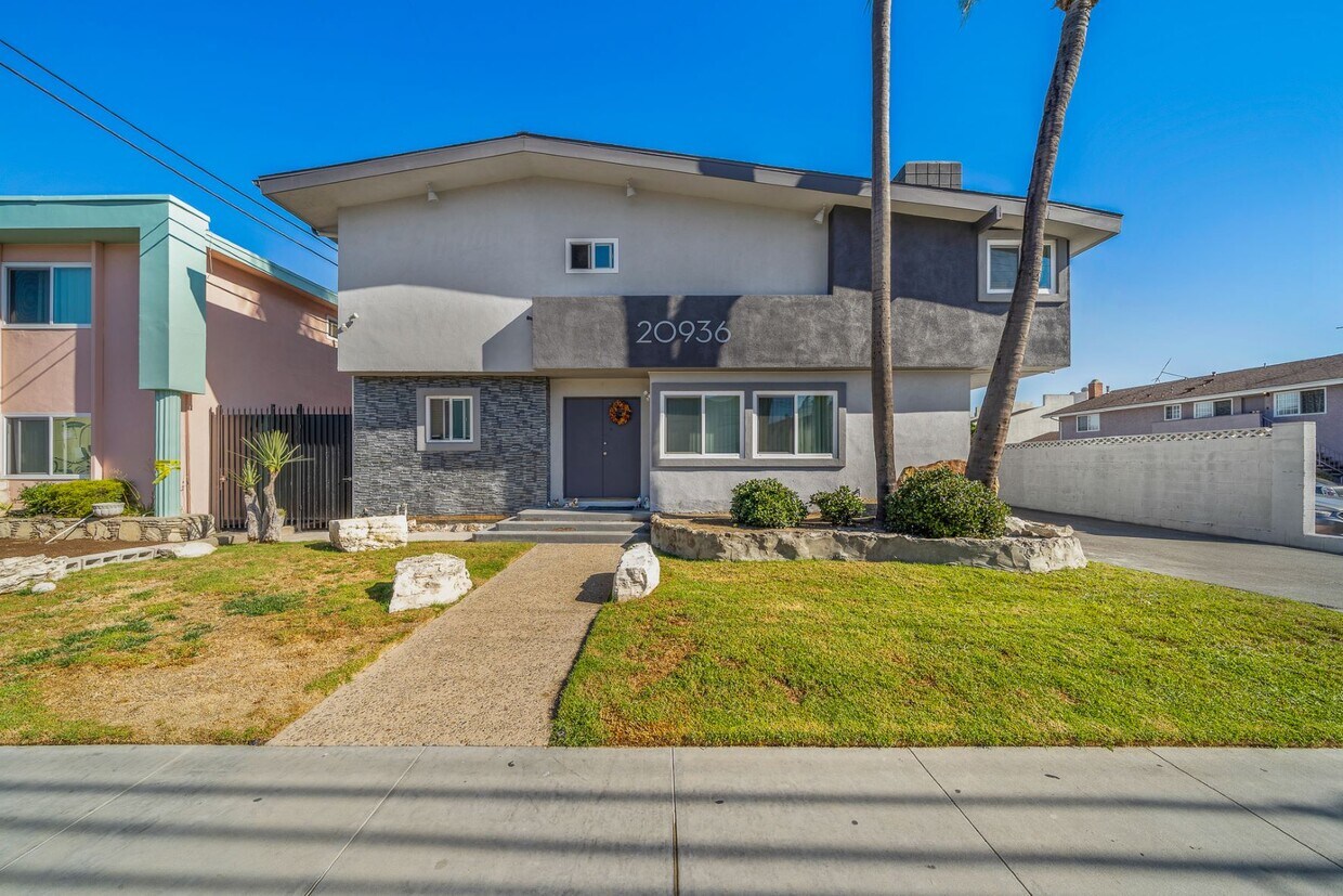 Primary Photo - Linda Apartments