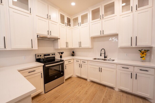 Foto del edificio - 3229 E Grimes St