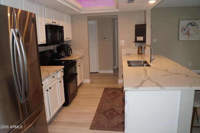 Foto del edificio - 1732 E Hermosa Dr