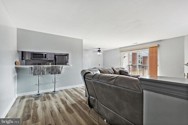 Foto del edificio - 6701 Rapid Water Way