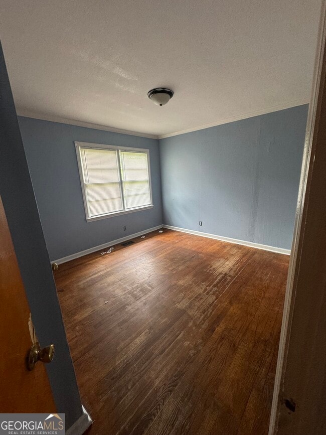 Building Photo - 2117 Knightsbridge Rd