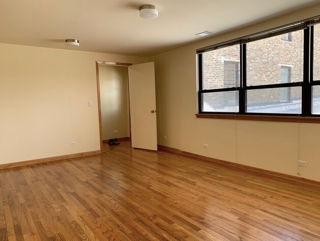 Foto del edificio - 446 N May St