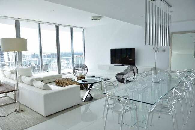 Foto del edificio - 17475 Collins Ave