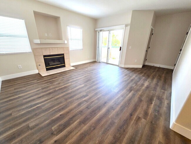 Foto del edificio - Newely Renovated Condo on the 2nd Floor in Gated Community