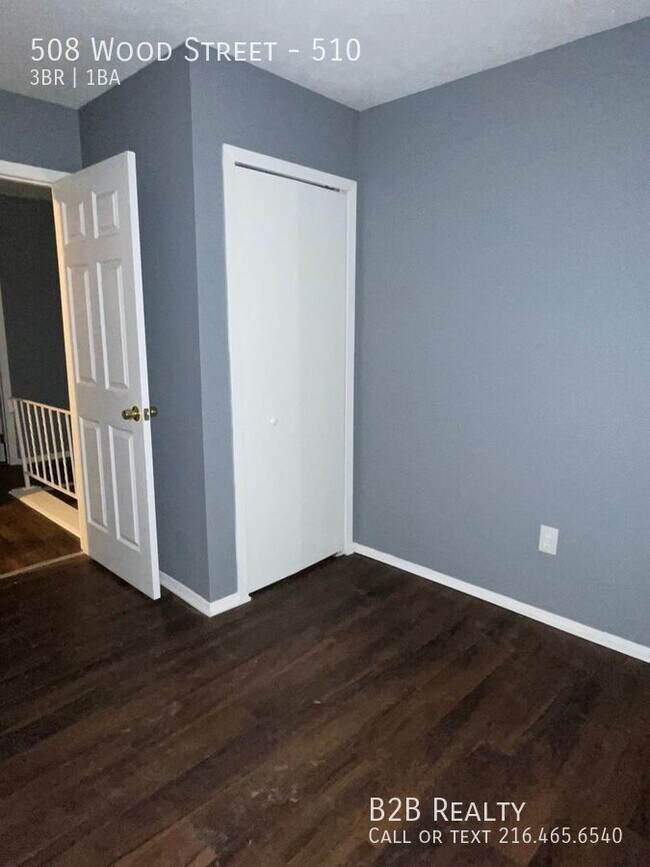 Building Photo - "Discover Your Perfect Sanctuary: Spacious...