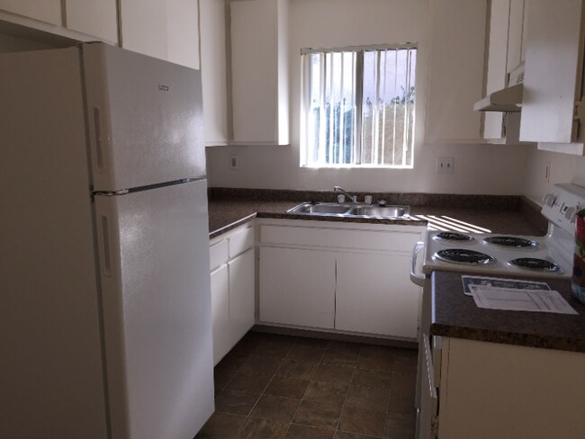 Foto del edificio - 355 Emerald Ave