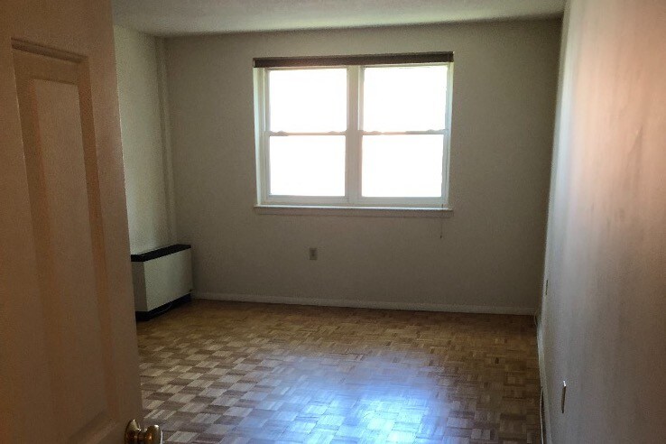 Foto principal - 887 Farmington Ave