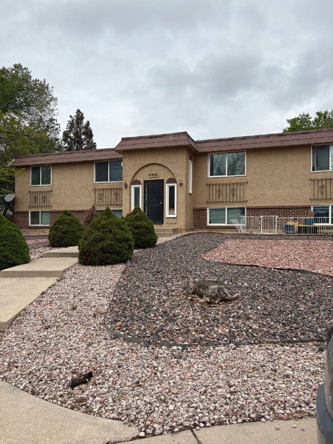 Building Photo - 4216 Forest Hill Ct
