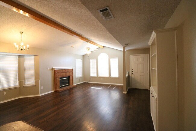 Building Photo - 6122 10th St