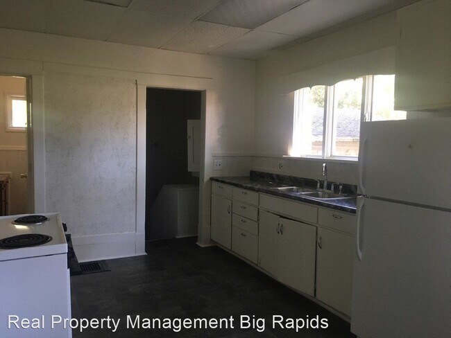 Building Photo - 4 br, 2 bath House - 120 Locust Street