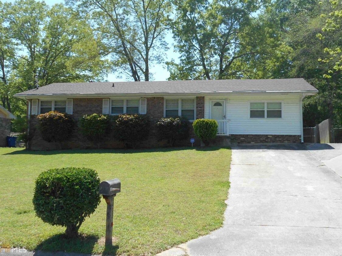 Foto principal - 6423 Valley Brook Dr