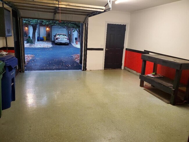 Garage space - 1211 S East Ave
