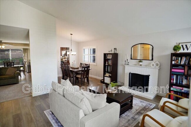 Foto del edificio - 27554 Falling Star Ln