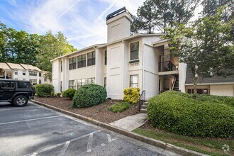 Building Photo - 2704 Huntingdon Chase
