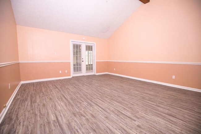 Building Photo - Prattville!! Camellia Woods