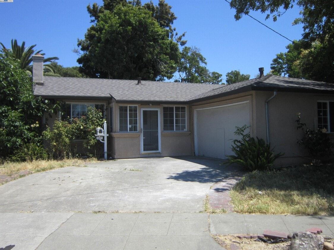 Primary Photo - 2275 Bennington Ln