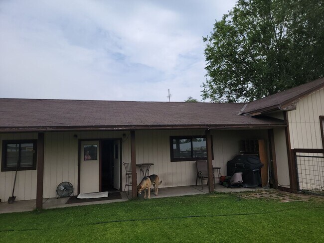 Building Photo - One-bedroom home in Lolo with garage