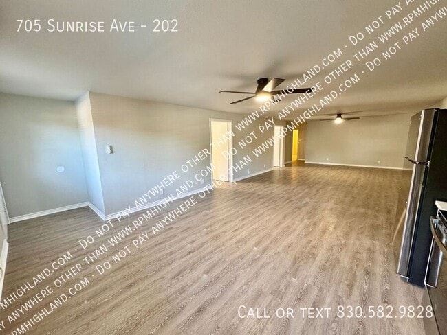 Building Photo - 705 Sunrise Ave