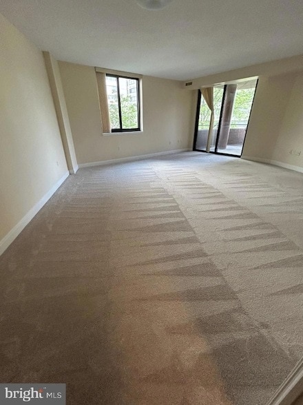 Building Photo - 4550 N Park Ave