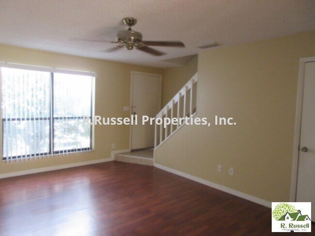 Building Photo - 1312 Park Villa Pl