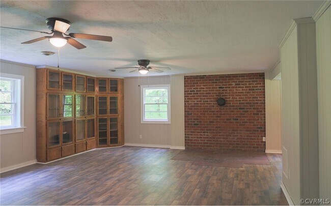 Building Photo - 1701 Sheppard Town Rd