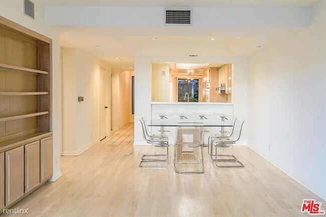 Foto del edificio - 150 Ocean Park Blvd