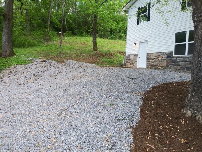Foto del edificio - 3710 B Browder Hollow Rd, Lenoir City