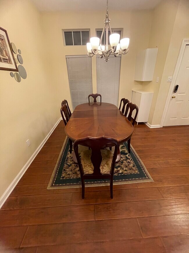 Foto del edificio - 2420 Creek Crossing Ct