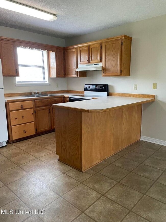 Building Photo - 8805 Old Spanish Trail