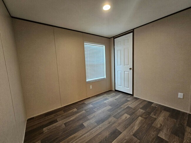 Building Photo - 1078 Myakka Dr
