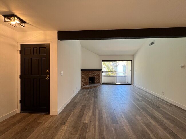Building Photo - 15511 Sherman Way