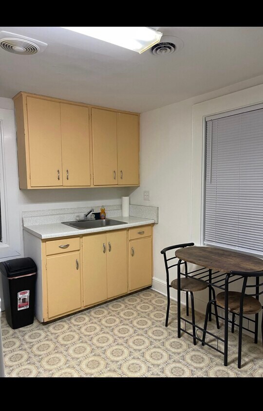 Foto principal - 1720 Roseland St