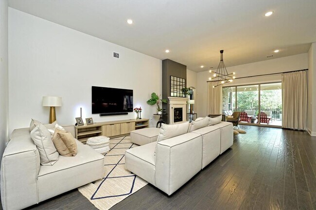 Foto del edificio - 2851 Reunion Blvd