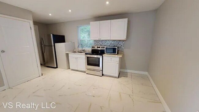 Foto del edificio - 1374 Agnes St