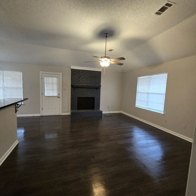 Foto del edificio - 4803 Greenside Rd