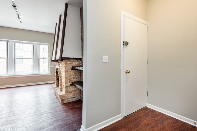 Foto del edificio - 959 W Oakdale Ave