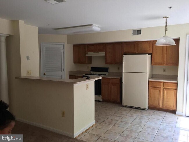 Building Photo - 1505 Post Oak Dr