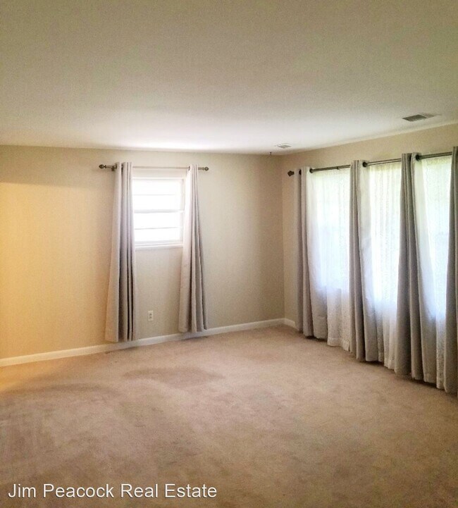 Building Photo - 3 br, 1 bath House - 16 Kaye Lane