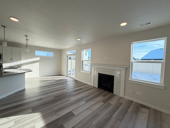 Foto del edificio - Brand New Hayden Home