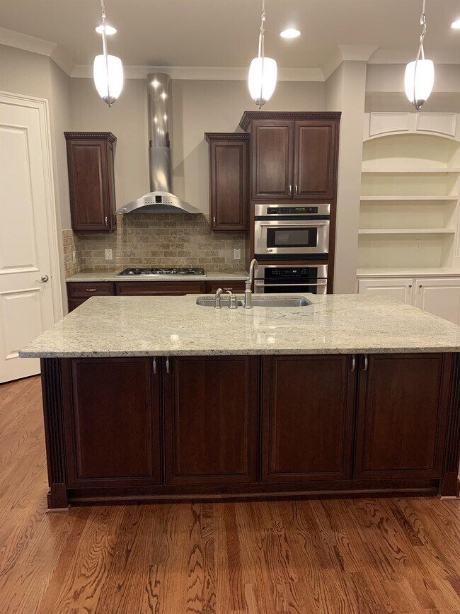 Foto del edificio - 384 16th St NW