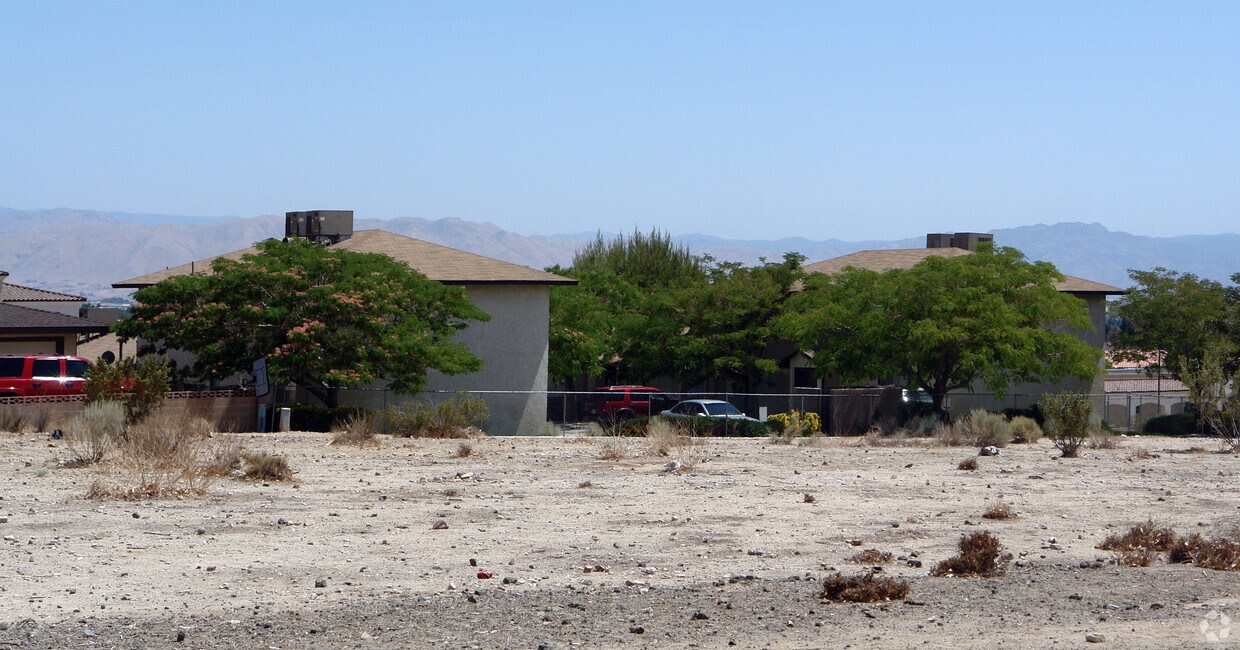 Building Photo - 16200 Kamana Rd